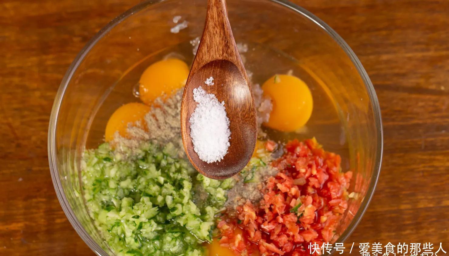 鲜蔬虾泥蛋卷,早餐一定要试试它!营养丰富,造型好看