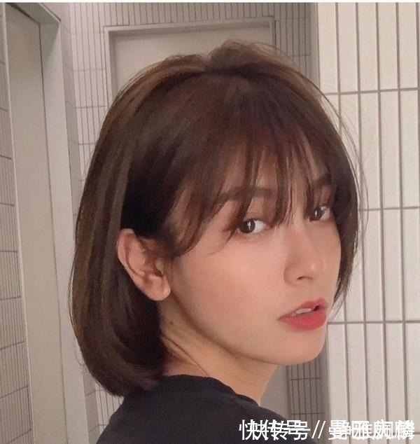 黑长直|女人过了50岁,尽量避开这3种发型,尤其是第2种,又老又土气