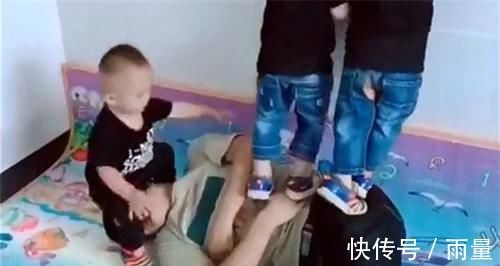 爸爸|爸爸装睡,面对三胞胎儿子的反应,他懵了这还是亲生的吗