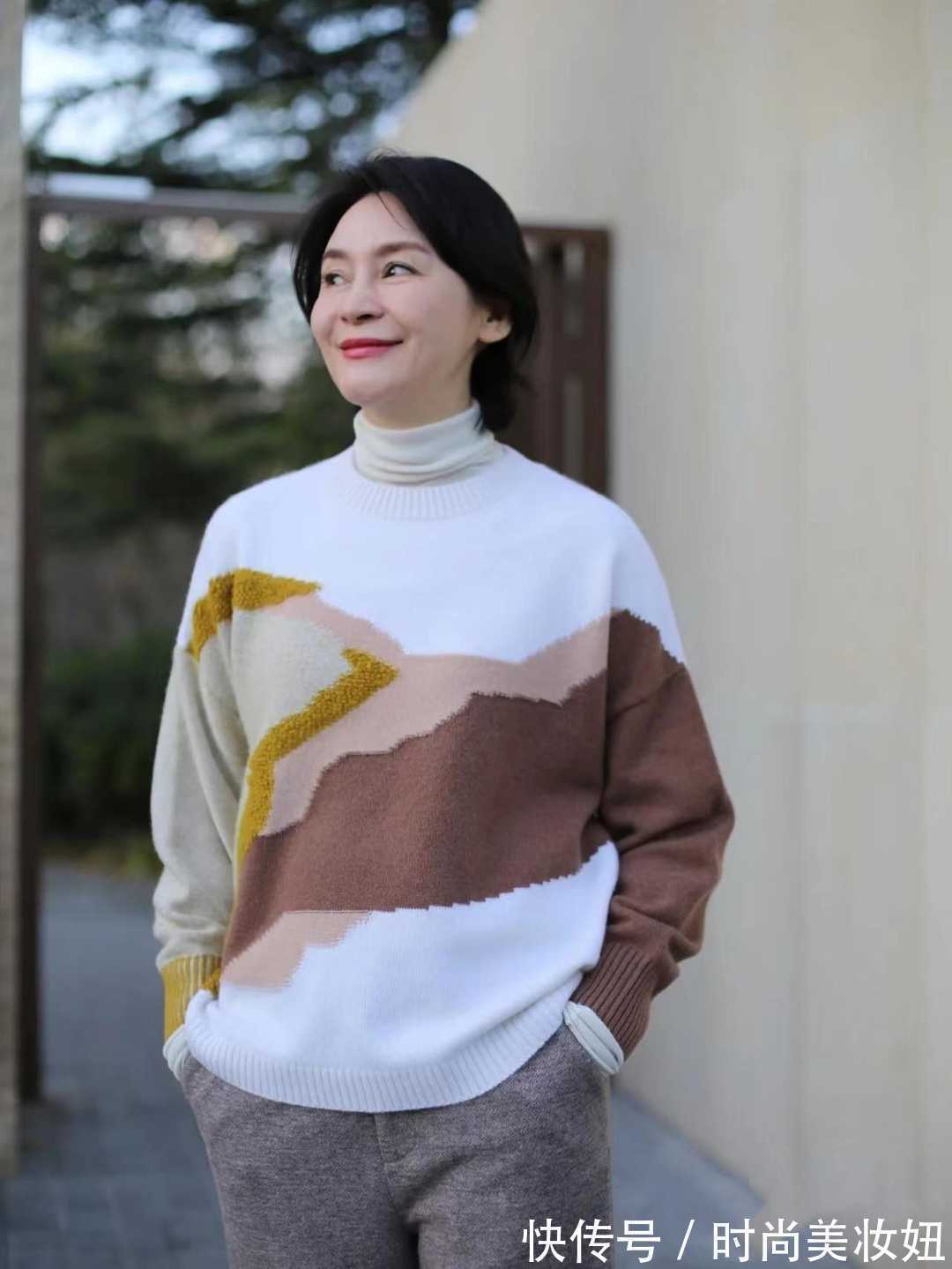 搭配 女人50岁后毛衣别瞎穿,遵从这4个小技巧,想不优雅减龄都难
