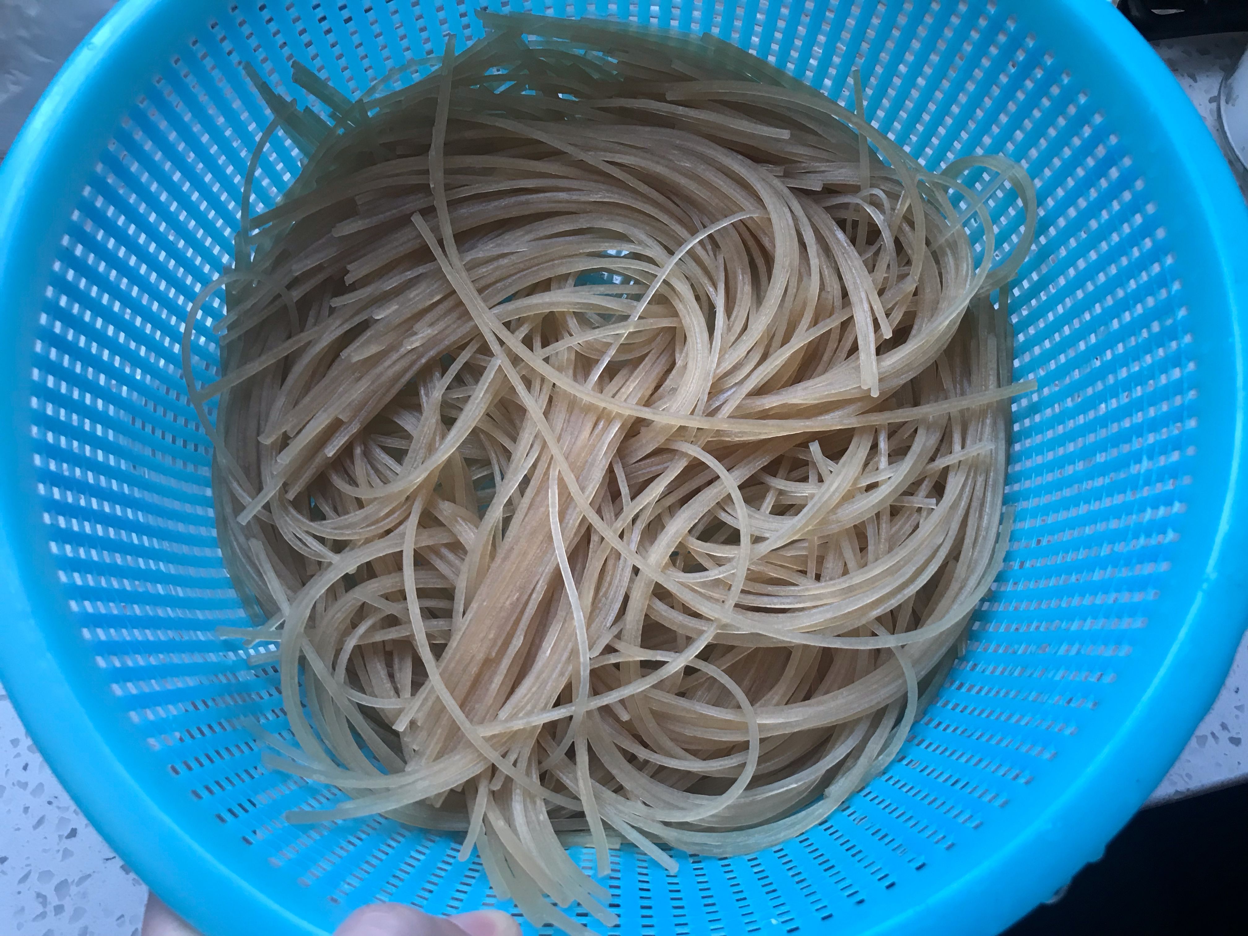 粉条这么做，比包包子还好吃，筋道美味又下饭，丝丝顺滑不粘锅