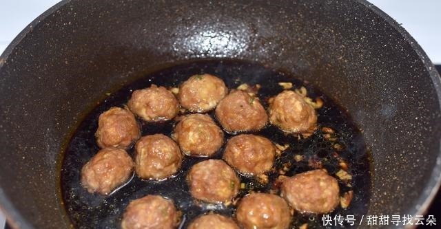 家庭团圆必吃它,红烧做法味道浓,能一下连吃三碗饭,全家都喜爱