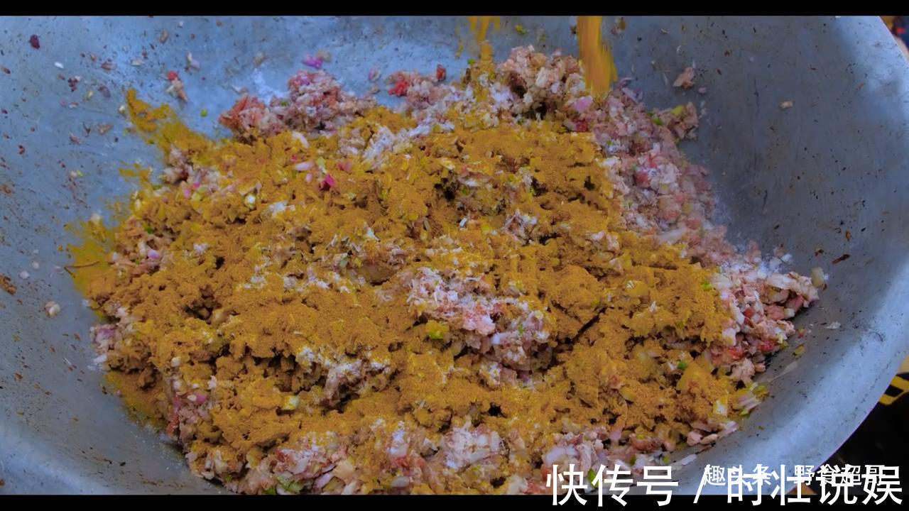 咖喱粉|尼泊尔兄弟家女儿长大了，引无数帅哥到家中玩，一起包猪肉饺子