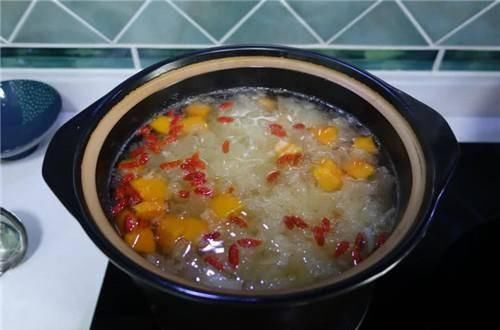 冬天常食它,脸蛋嫩滑如剥壳鸡蛋,40岁还是少女脸,面膜都不如它