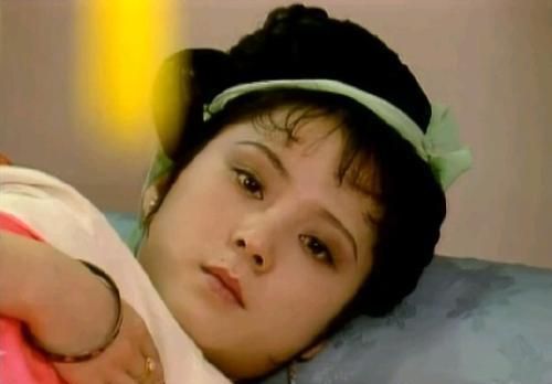 贾府@晴雯病得奄奄一息,贾宝玉为啥不替她请大夫?曹雪芹:真相很残忍