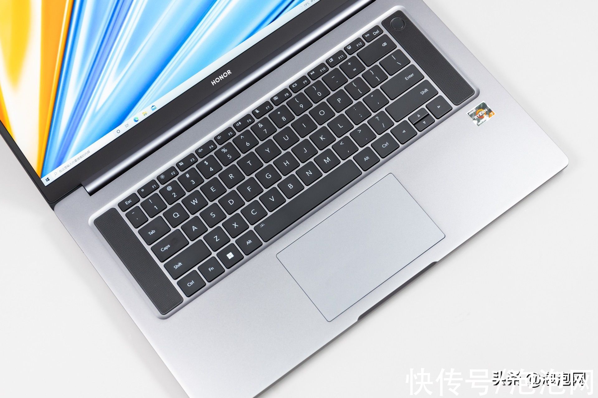 键盘|荣耀MagicBook 16 Pro锐龙版图赏：全面屏高能生产力工具