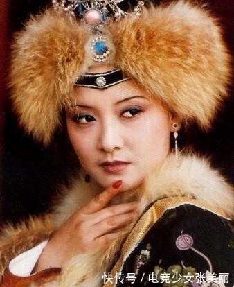 贾琏#王熙凤究竟有没有红杏出墙,与侄子贾蓉有染?贾蓉酒后道出真相