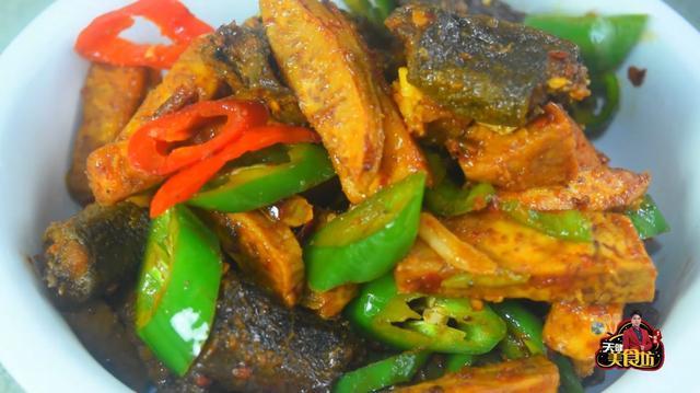 香芋焖黄鳝最好吃的做法，简单美味又下饭，看看你喜欢吃不