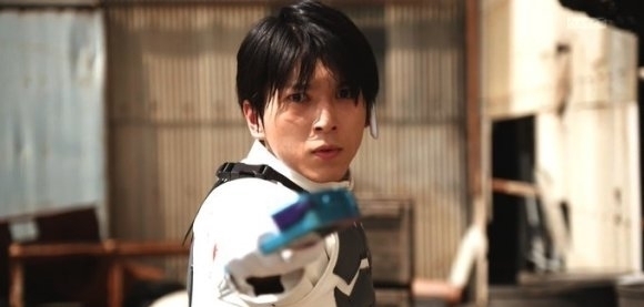 变身者|假面骑士礼拜四:evil的变身者依旧是个迷,所有矛头都指向门田!