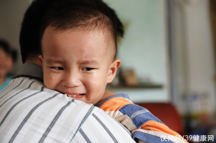 就医|疱疹性咽峡炎多地高发,提醒家长:孩子出现2个症状,不要大意