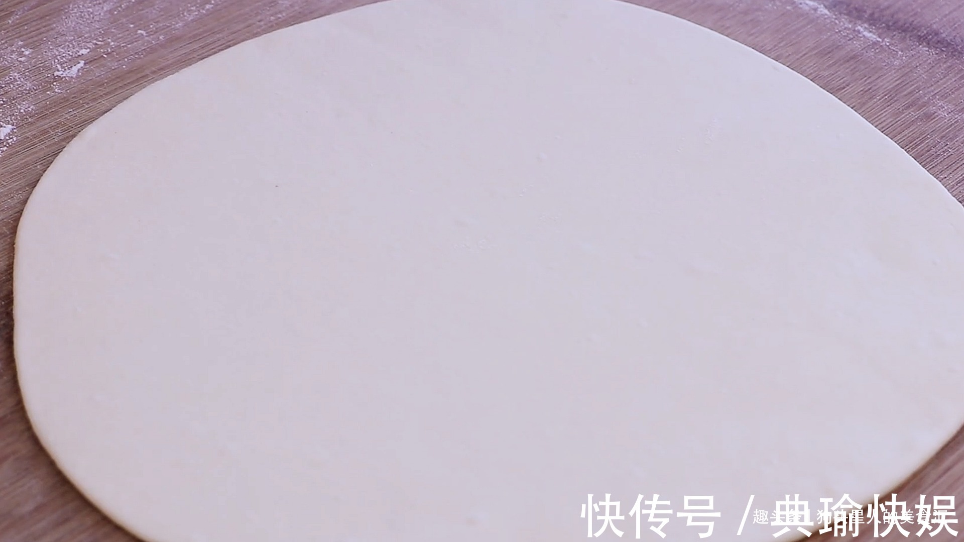 油酥|烙饼时,不要直接烙,多加这两步,饼柔软又起层,3分钟就能出锅