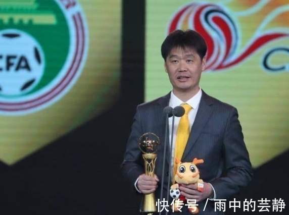 国家队|国足破65年纪录!李霄鹏组豪华教练团,超过8人,范志毅没被邀请