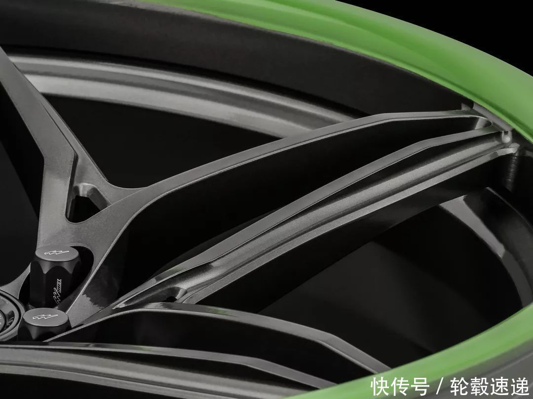 如何将传统的几何形状打散重组?|MMX轮毂设计故事 | 故事