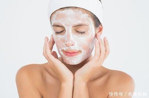 皮肤干燥|皮肤干燥紧绷,掌握4点诀窍,锁住水分远离粗糙