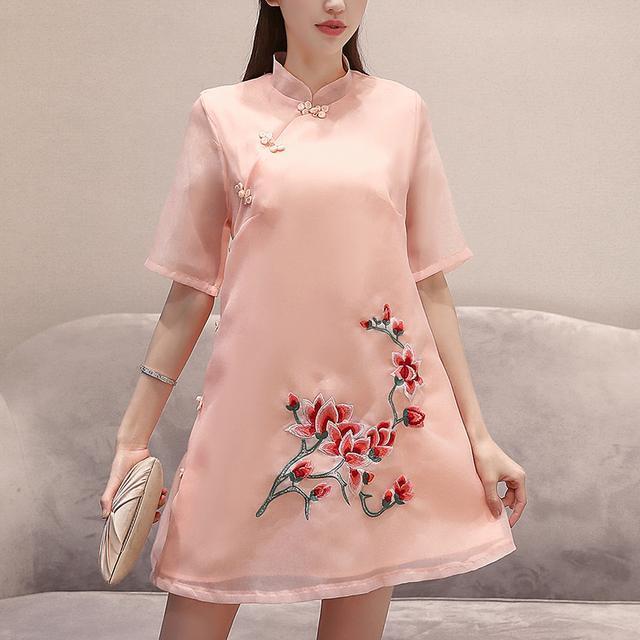 刺绣|仙气十足的改良旗袍裙,才是塑造淡雅女神的必备单品