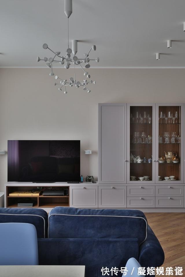 墙面|130平各个空间几乎空无杂物,我是没看出来,屋主一家已住10年