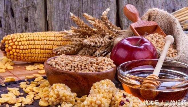 为什么会关节炎,骨质疏松症,颈肩痛?医生提醒:营养失衡是关键