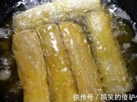 炸带鱼时，万万不能用错“粉”，否则带鱼不酥脆，还很腥
