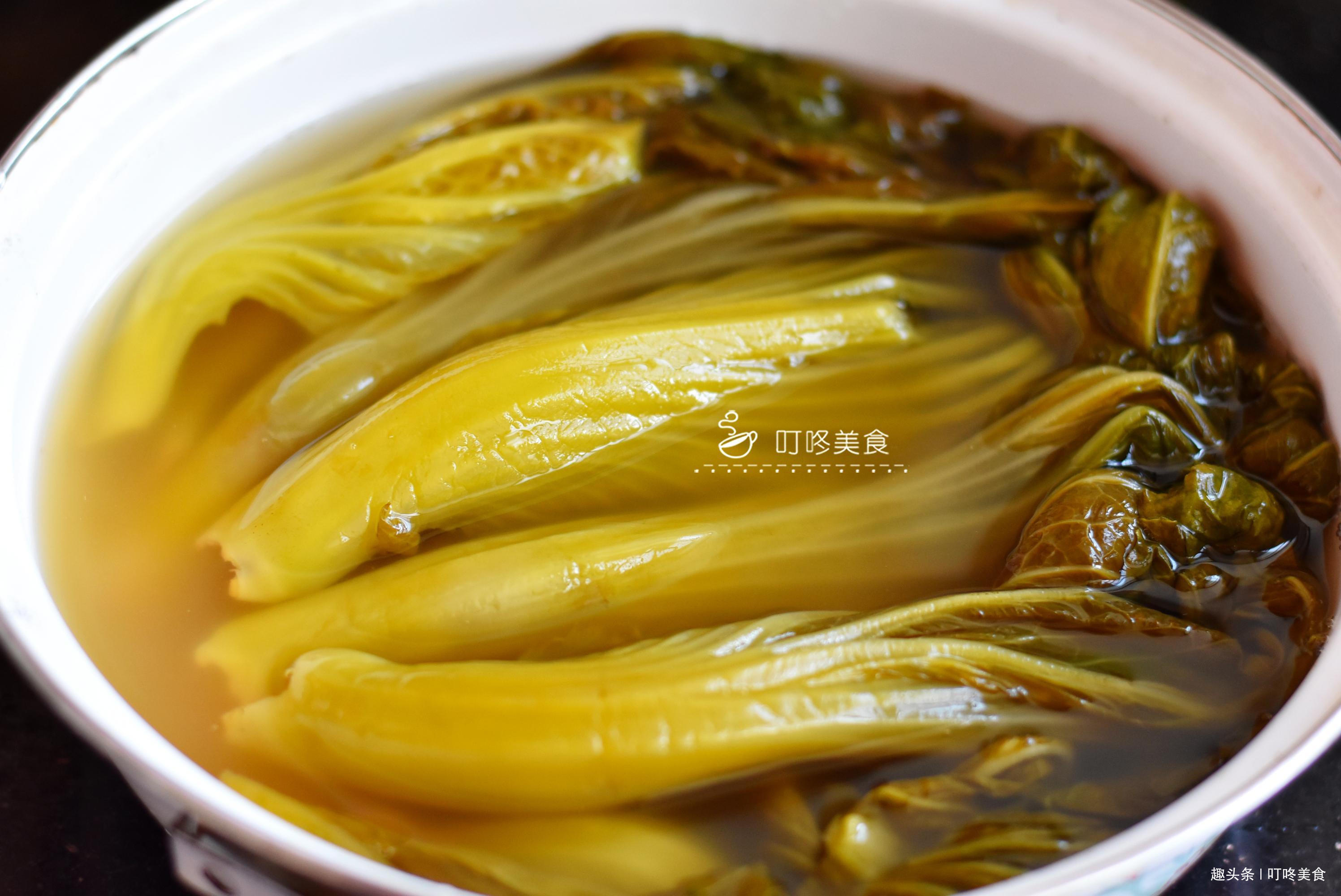 酸菜不用买了，用这方法腌制最简单，三天变酸，干净卫生0添加剂