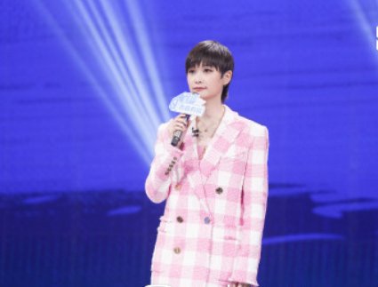 《青你3》初评级开始，李宇春要求选手全开麦，网友评论真相了