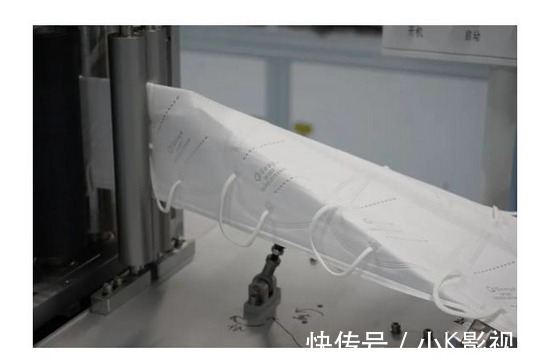 高格|活力珠海号”主题客机首航,格力地产高格健康定制口罩“冲上云霄