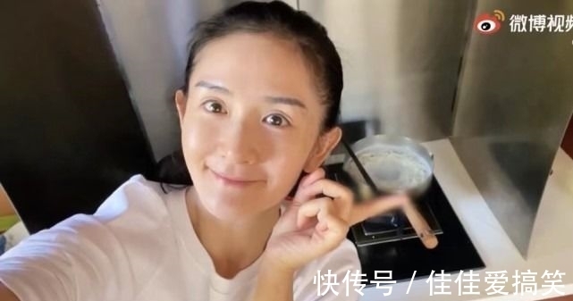 谢娜在家做炸酱面,老公视角下,娜姐笑容甜美,幸福感溢出屏幕