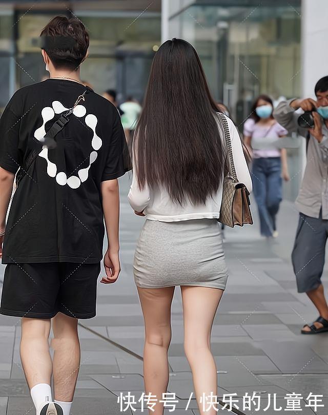 搭配|时尚:搭配上白色开衫试试,气质高级,尽显知性美
