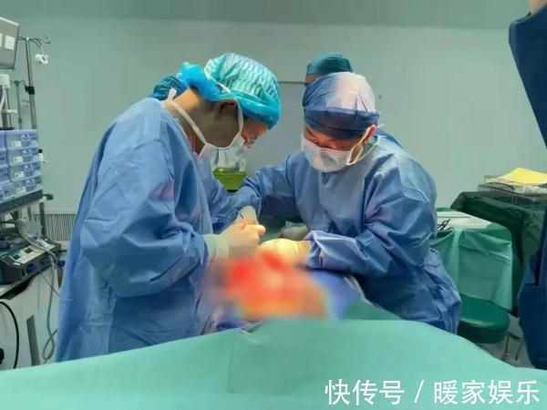 囊肿|13岁女生肚子隆起爬满“妊娠纹”,照完CT妈妈当场吓懵