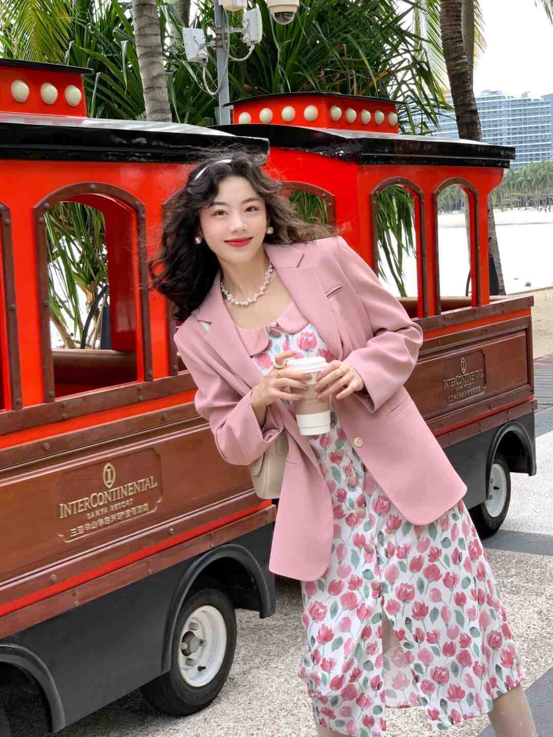 针织|快来赶个“早班车”吧!2022年的早春时尚造型,全在这里了