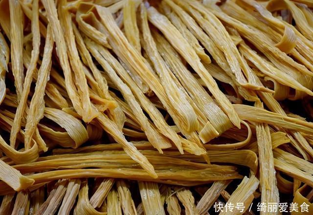 炒腐竹我从不用清水泡,教你一招,3分钟腐竹全泡开,又滑又嫩