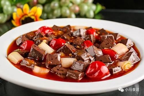 鸭血的三种特色做法，口味各异，滑嫩鲜香，餐厅很少能吃到