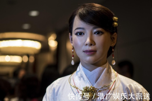 功能机|中国女性机器人研究成功,功能机齐全,性能逼真,网友买不起!