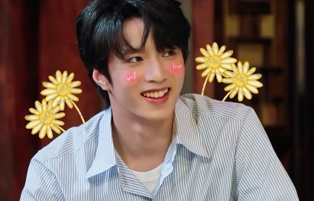 刘耀文|宋亚轩不再遮遮掩掩,对刘耀文做这一举动,粉丝孩子名字都想好了