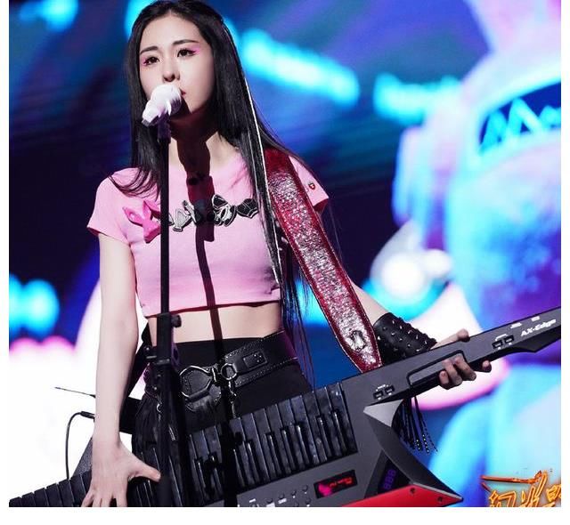 浙江卫视新春晚会连办2场，百位嘉宾出席，周杰伦陈奕迅A妹齐聚