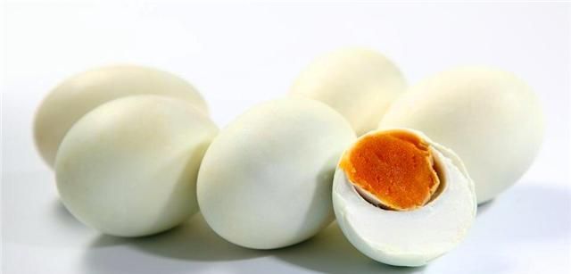 咸鸭蛋,吃了之后对身体有什么好处?你真的知道吗?看专家的理解