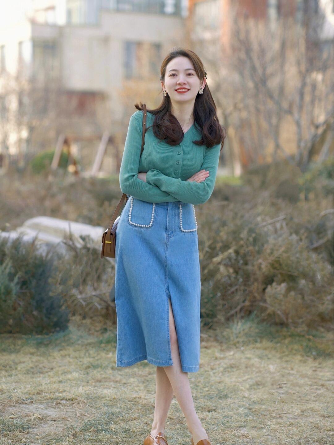 博主|气质是由内而外散发的,会穿“毛衣”很重要,美的像小姑娘