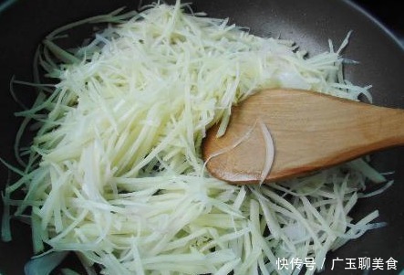 土豆丝儿|土豆丝好不好吃，放醋的时间最关键！这步错了，土豆丝好吃才怪！