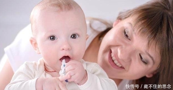 新生儿|出生才10天的宝宝会翻身,妈妈夸很聪明,奶奶看后急了:快送医院