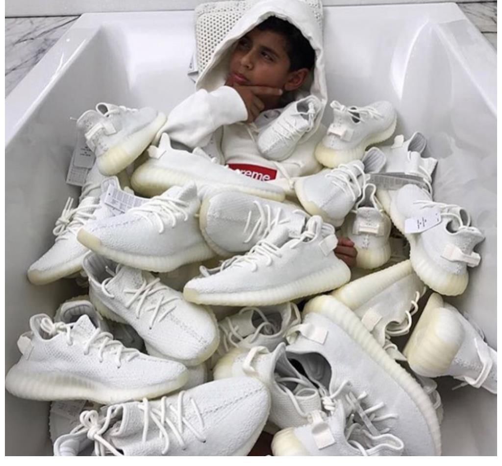 货号|死亡之吻价格跌破一千，yeezy350仅需1300元，球鞋入手良好时机！
