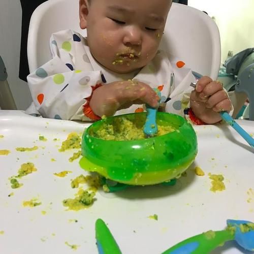 宝爸宝妈|宝宝自主进食后,这些餐具不要买