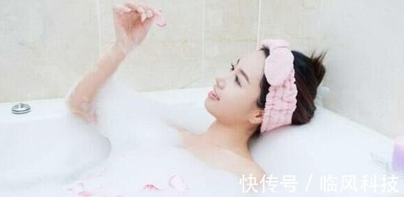 子宫|来大姨妈时，女人想要子宫好，不要做4件事，喜欢也要忍住