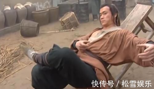 卢俊义!二龙山龙虎斗武松劈出三刀鲁智深还击两禅杖,这场比试谁赢了