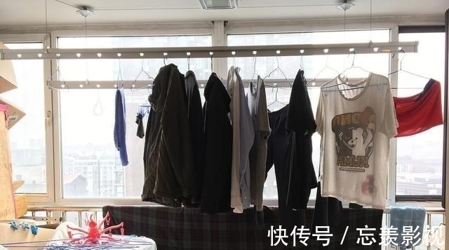 功能房|拥有改善型阳台,做三分离式布局很合理,左边晾晒,右边改功能房