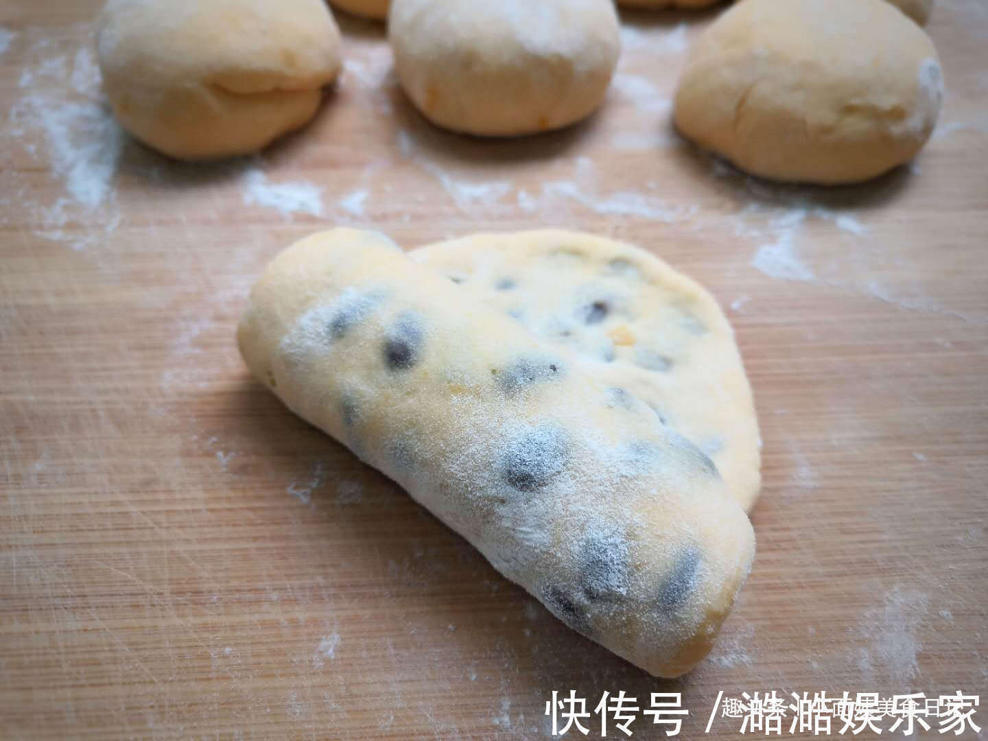 这是我家最受欢迎早餐，一周必吃一次，松软香甜，学会不用买面包