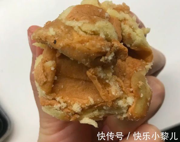 低价|宝妈低价购买“蛋糕边”引争议，父母给娃吃“边角料”寒酸吗？