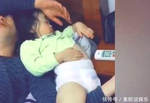 睡姿|老婆在外出差回来,进卧室一看,老公和女儿的睡姿,忍不住笑出声