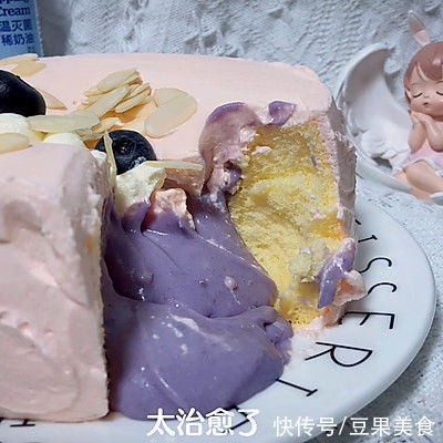 #安佳佳倍容易圣诞季#紫薯芋泥爆浆蛋糕,冰淇淋口感