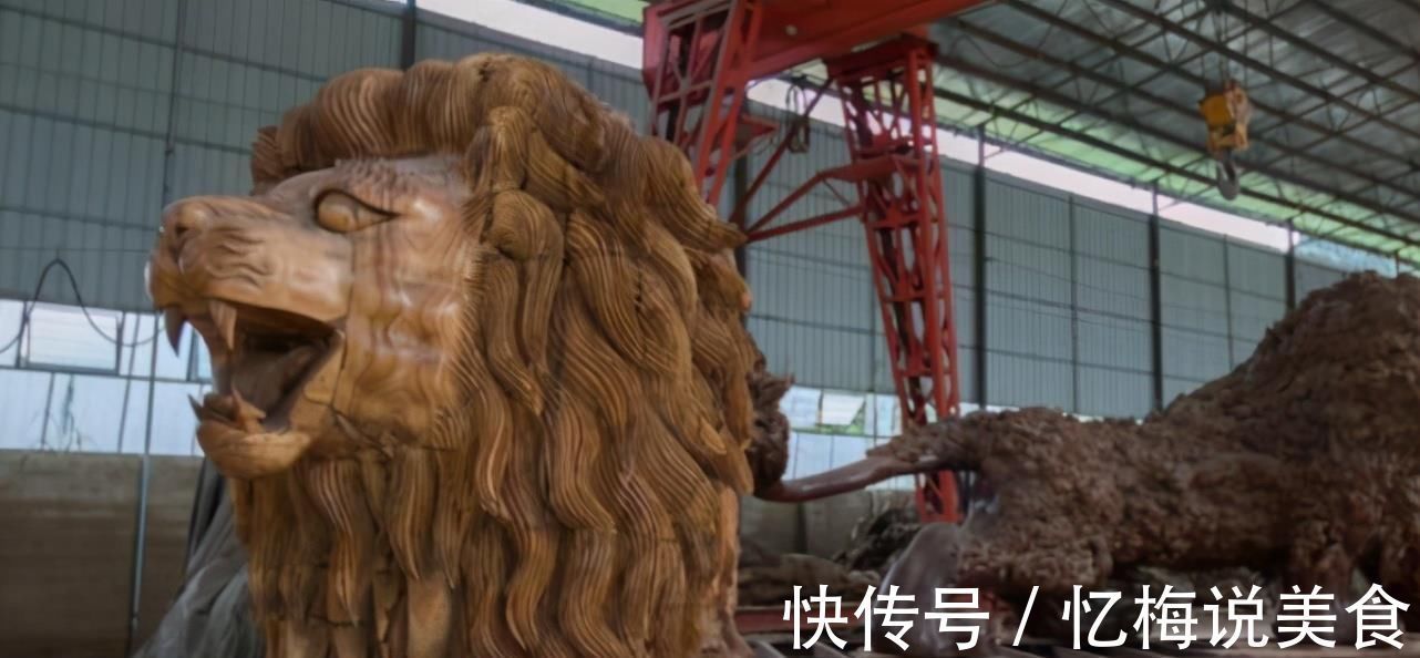 匠人@一匠人雕15米30吨重“雄狮”,称没1000万不卖,今宝物变“废品”