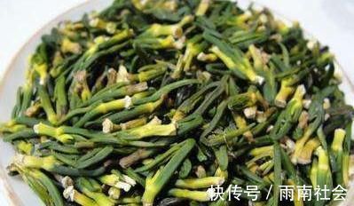 泡水|晚上失眠多梦睡不好？常用此物泡水，告别失眠烦恼，身体更健康