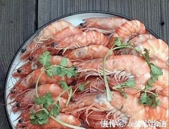 营养|煮虾的时候加入这种水果，不但鲜嫩美味，而且去腥又营养